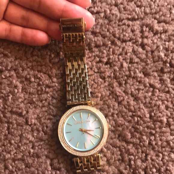 Michael Kors gold watch - Picture 2 of 2